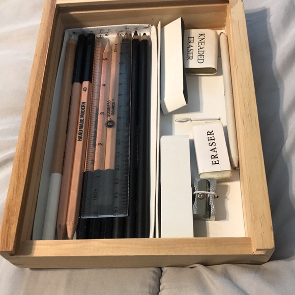 Kid’s Drawing Kit with wooden box - Picture 4 of 7